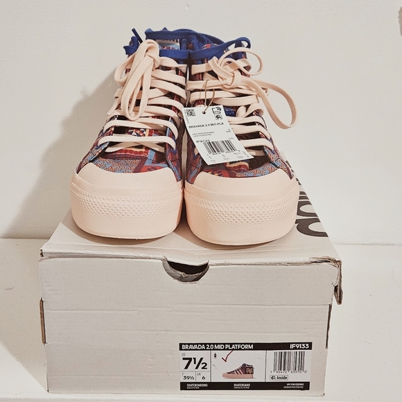 NWT Women's adidas Bravada 2.0 Platform Mid Urban and Colorful Style - Picture 3 of 8